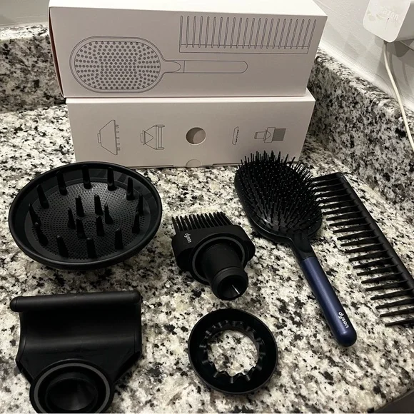 Dyson Supersonic Hair Dryer Complete Set w/ Presentation Case – BRAND NEW LE - Picture 2 of 4